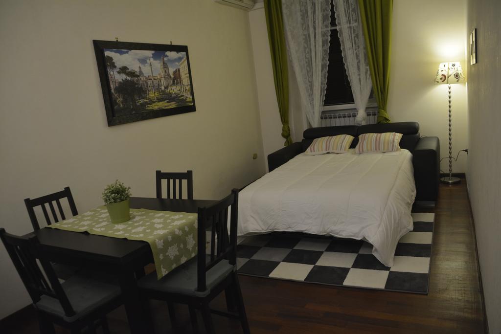 Casa Vacanze Voglia Di Roma Bagian luar foto