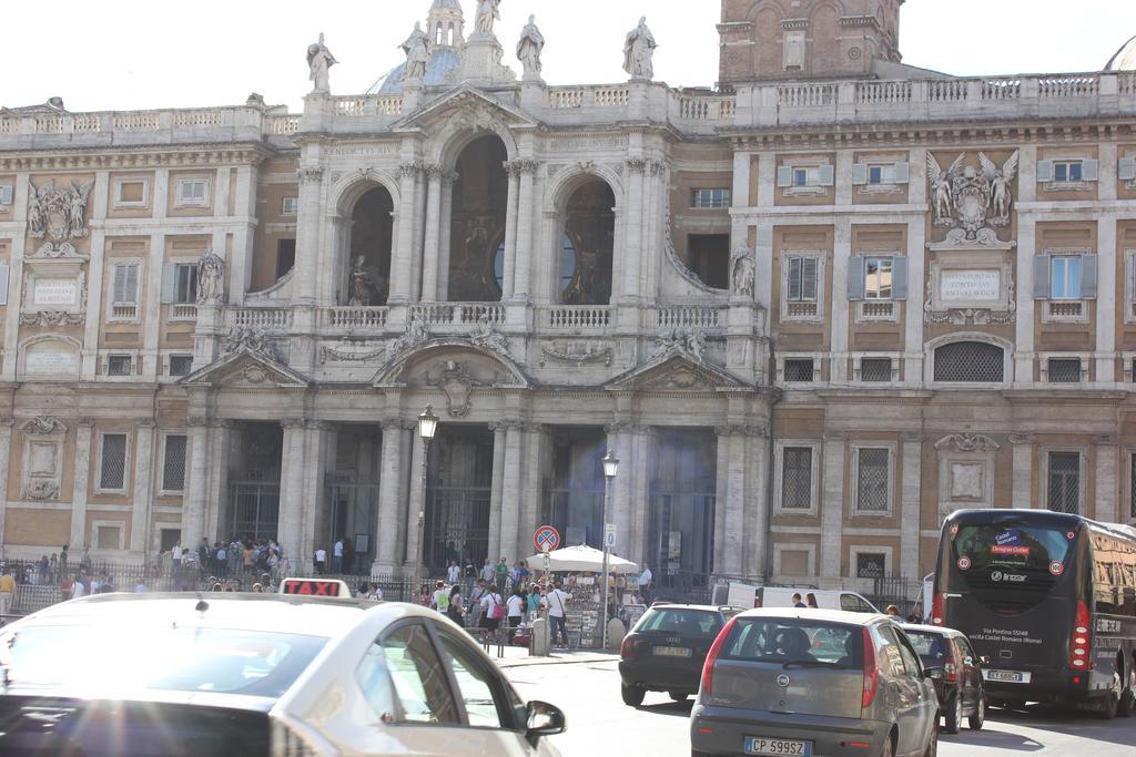 Casa Vacanze Voglia Di Roma Bagian luar foto