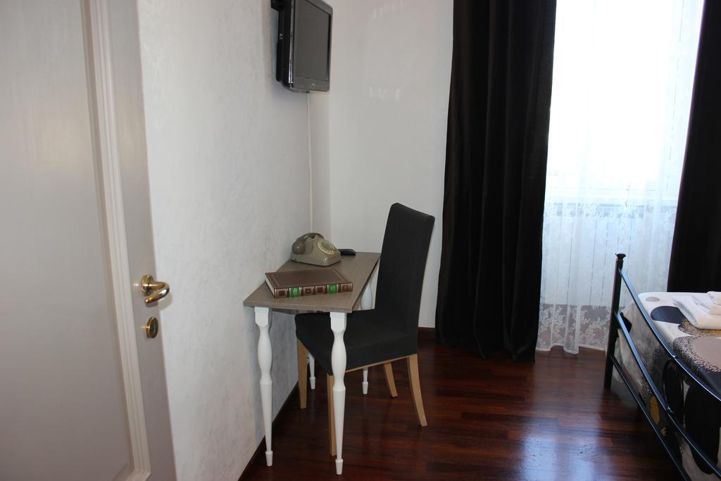 Casa Vacanze Voglia Di Roma Bagian luar foto